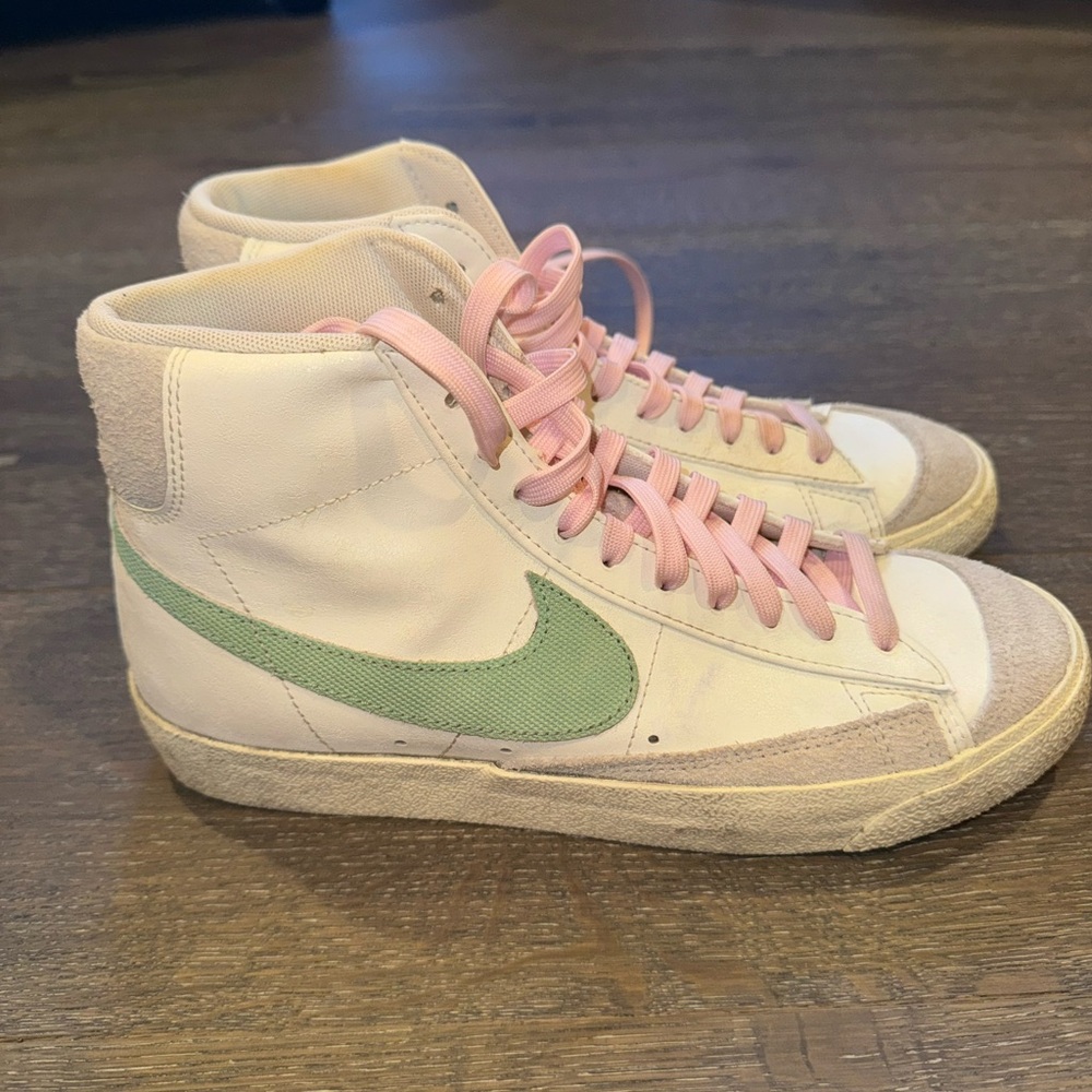 Nike blazers High-Tops with Green Swoosh and Pink Accents